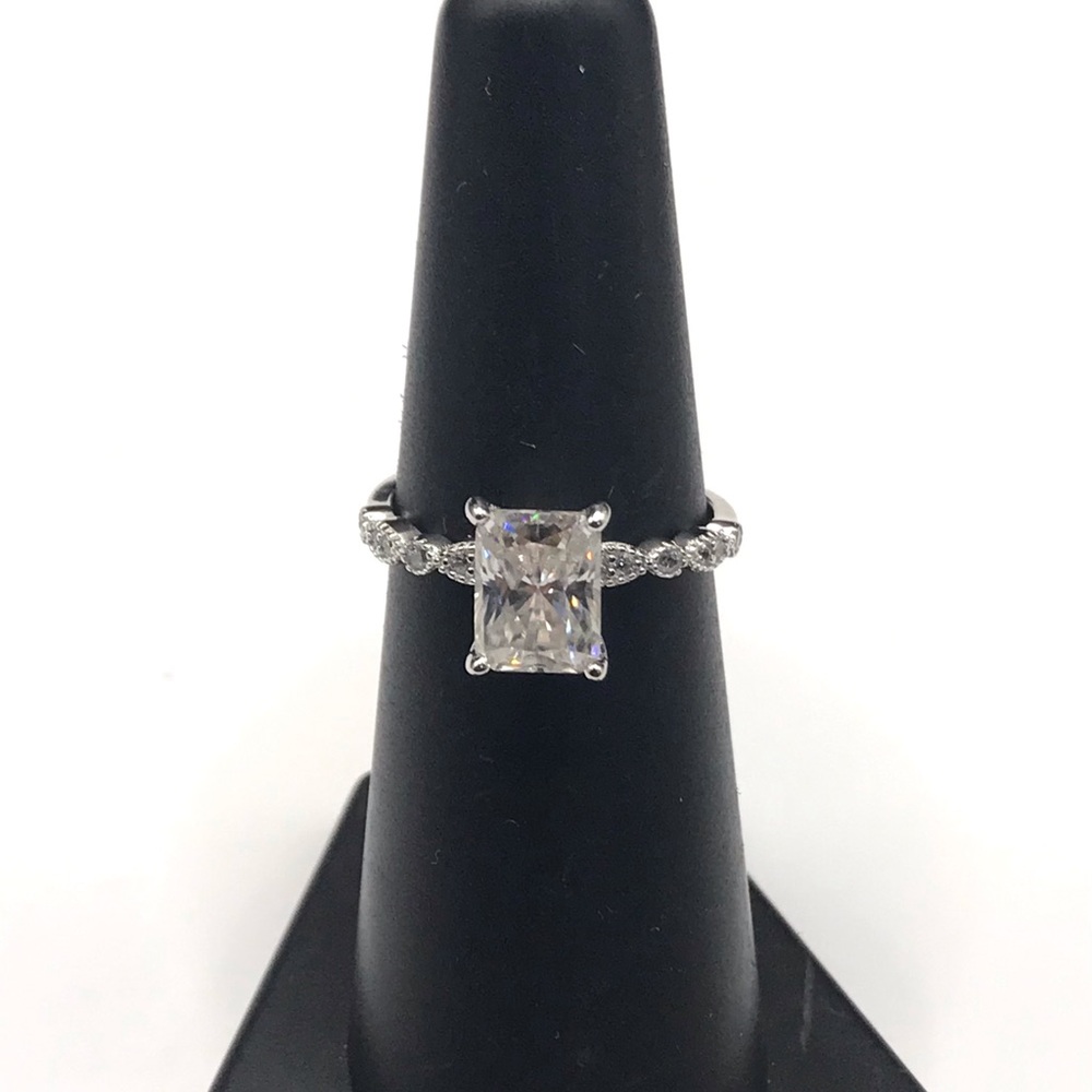 925 Sterling Silver 2.00CT MOISSANITE Women's Ring size 6,7 or 8 - Picture 13 of 17